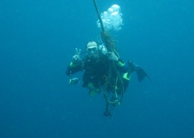 tony hangs out after a dive on Monad Shoal: Iain Crampton
